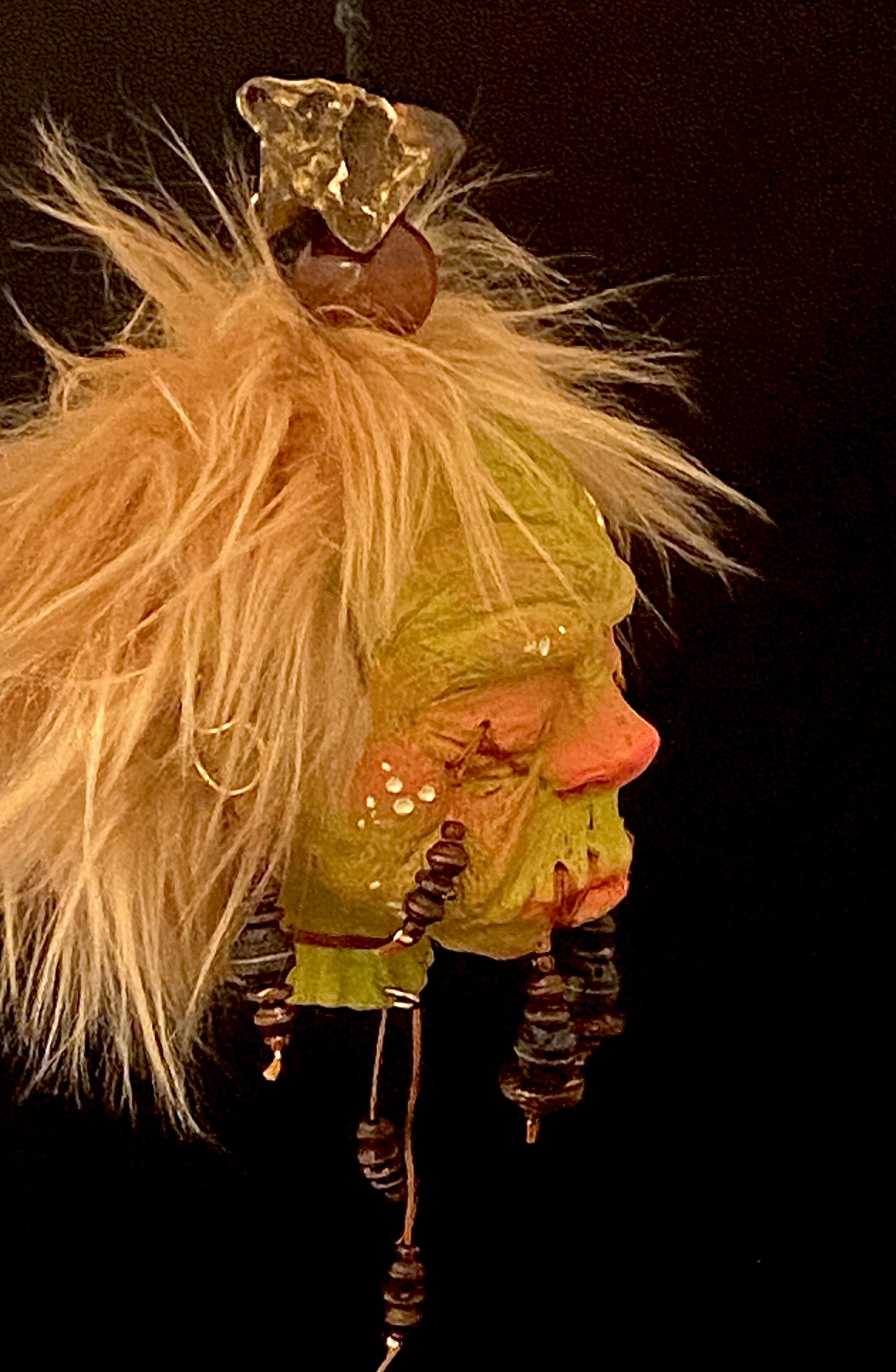 Medium Hanging Shrunken Head blonde Hair