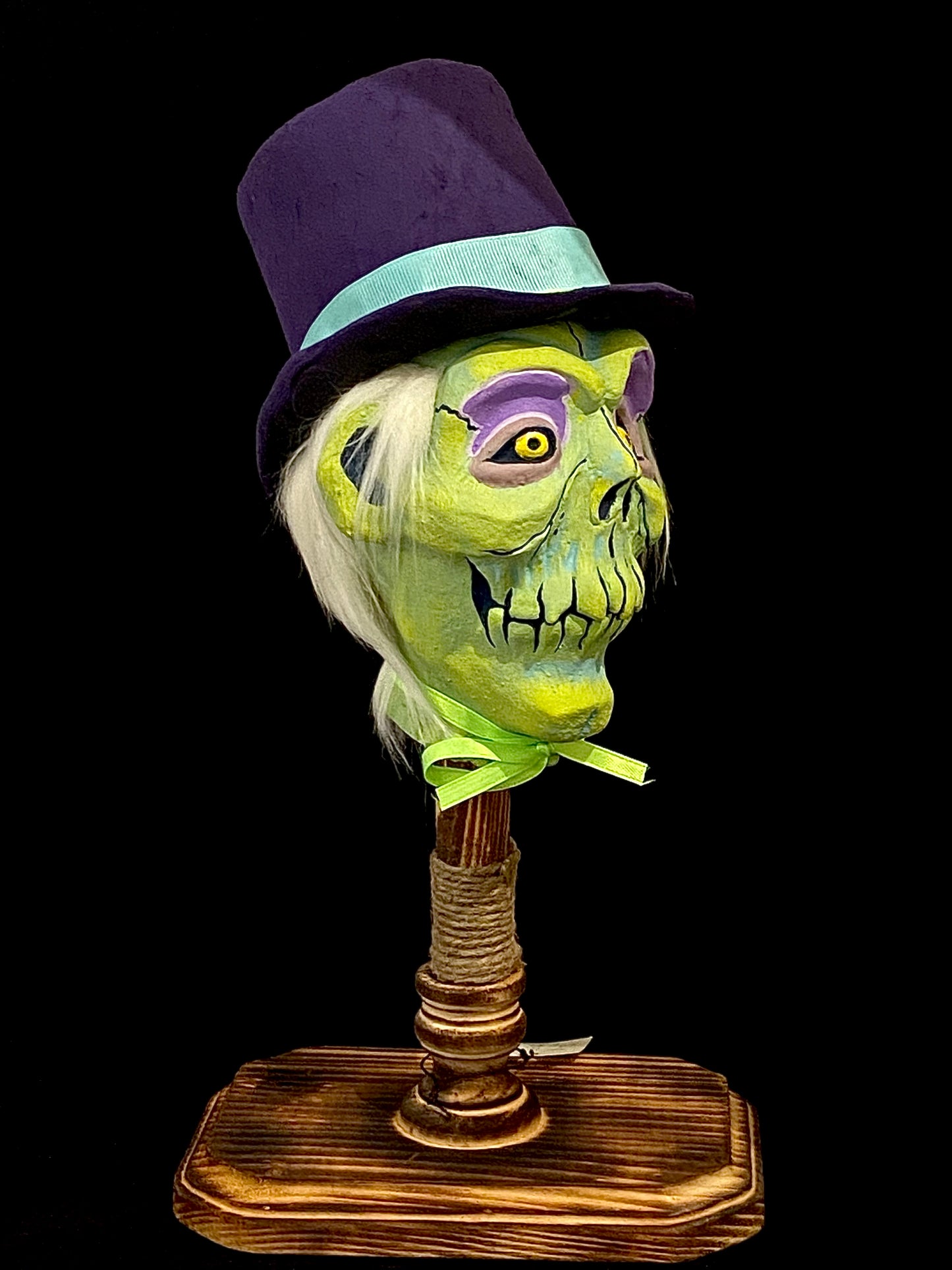 Purple Hat Hatbox Ghost Shrunke Head