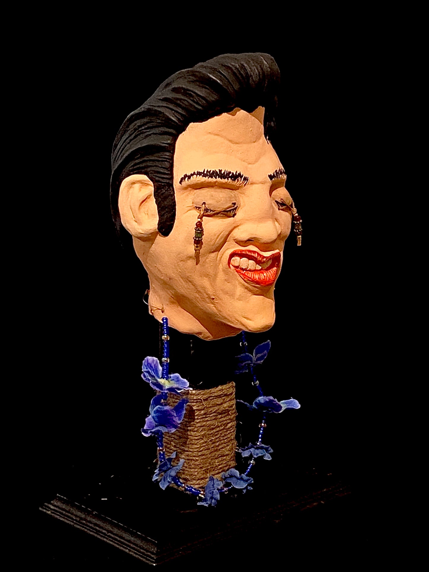 Shrunken Elvis Head Blue Lei