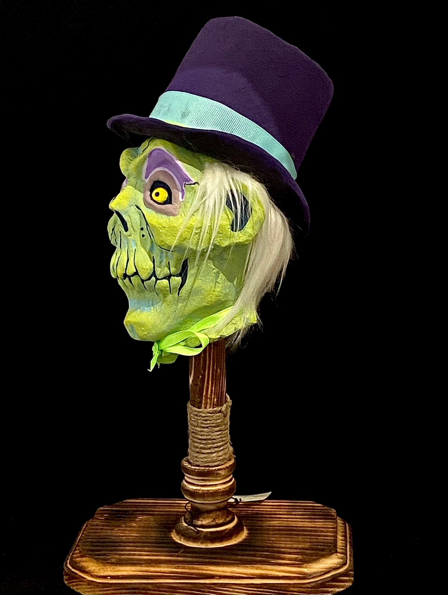 Purple Hat Hatbox Ghost Shrunke Head