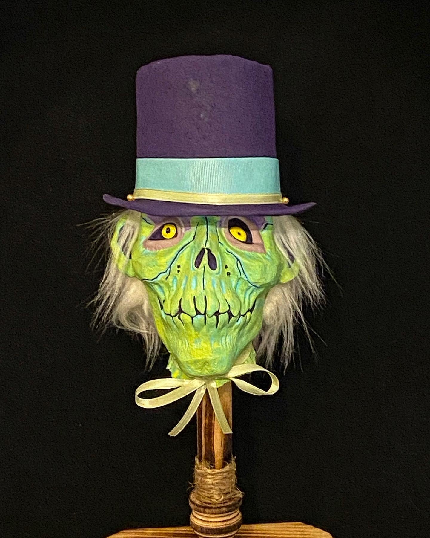 Purple Hat Hatbox Ghost Shrunke Head