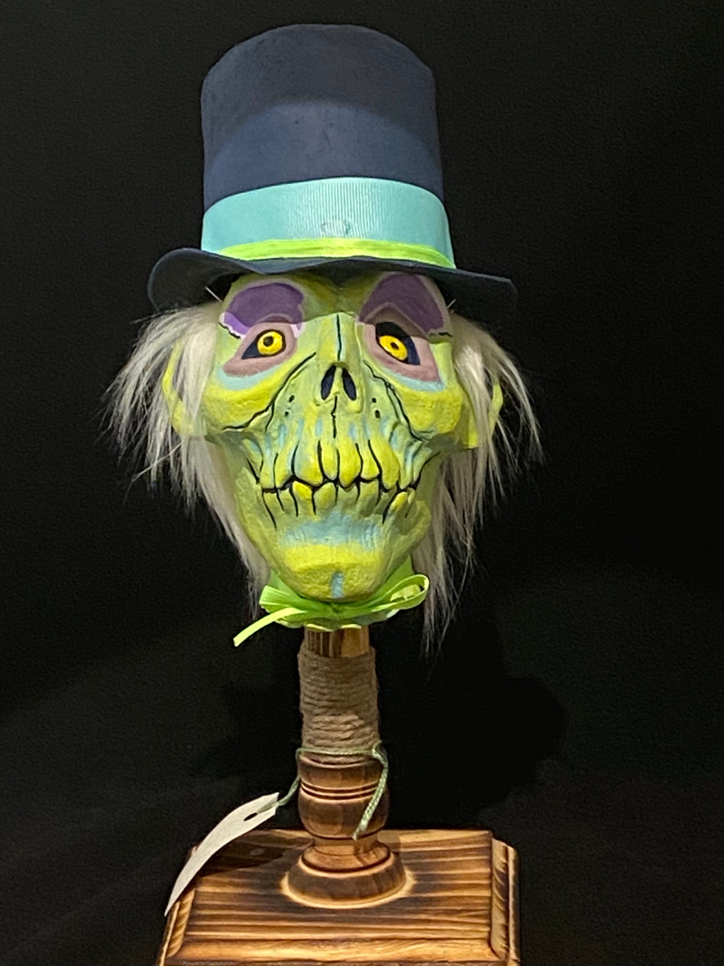 Blue Hat Hatbox Ghost Shrunke Head