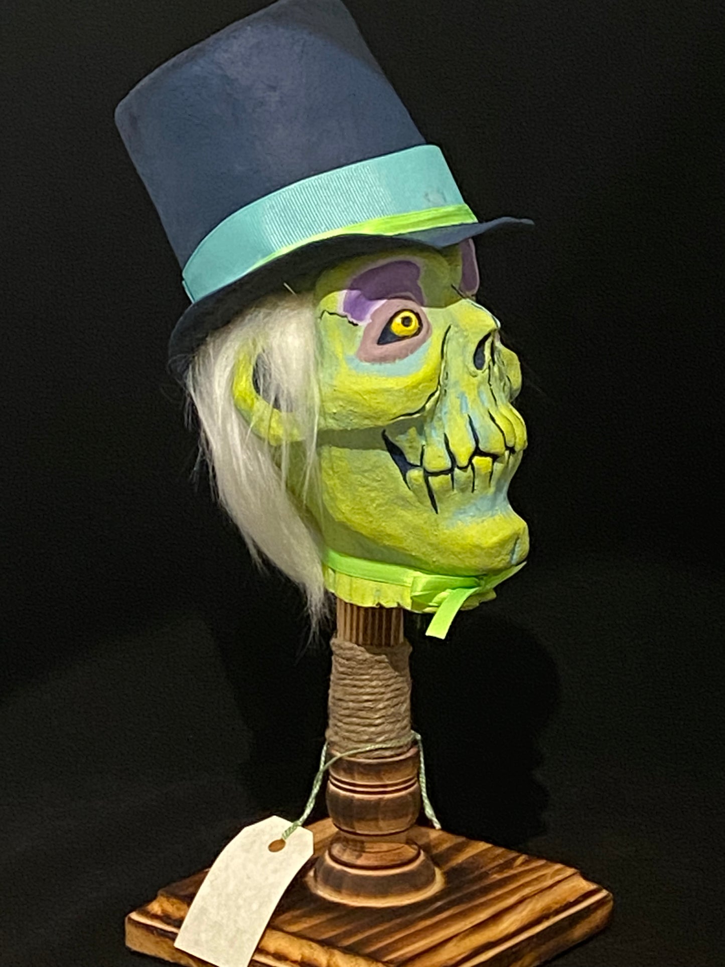 Blue Hat Hatbox Ghost Shrunke Head